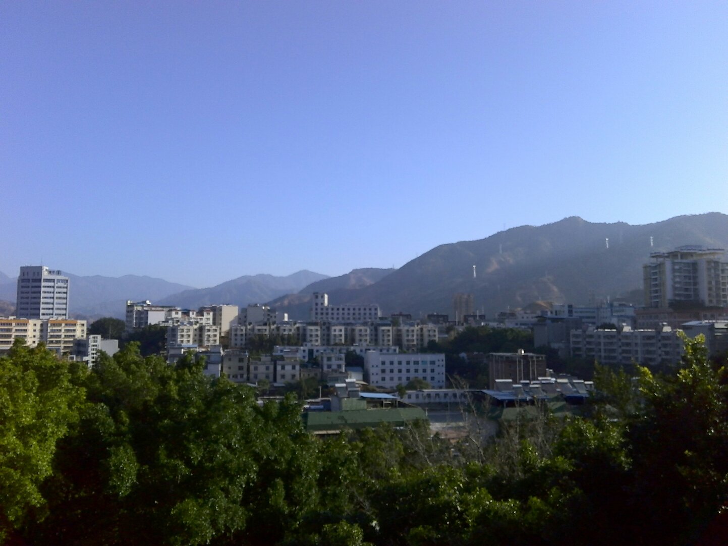 四川省攀枝花市仁和區(qū)嘉園巷靠近大河南路社區(qū)居委會_冉懋富.