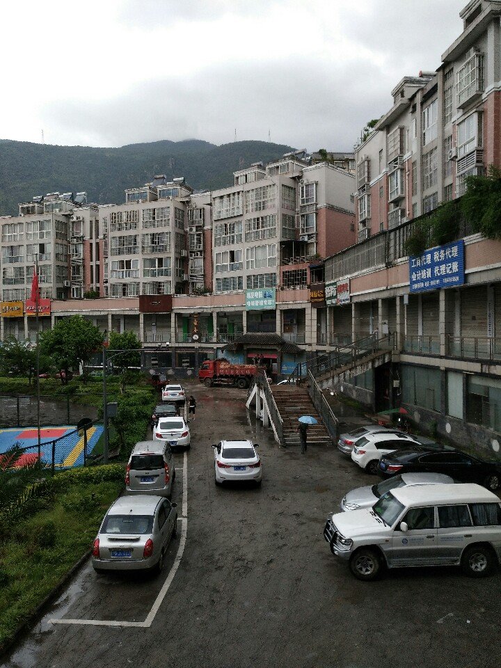 四川省攀枝花市西區(qū)蘇鐵中路靠近攀枝花市西區(qū)人民政府政務服.